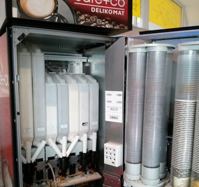 Z nápojových automatů zmizely peníze