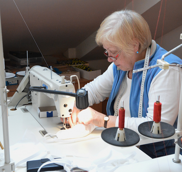 Olomoucká divadla šijí roušky