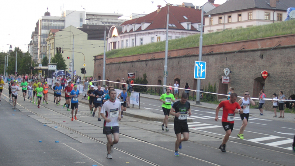 Máme cenu pro beznadějně posledního půlmaratonce: Získá předplatné Hanáckého Večerníku!