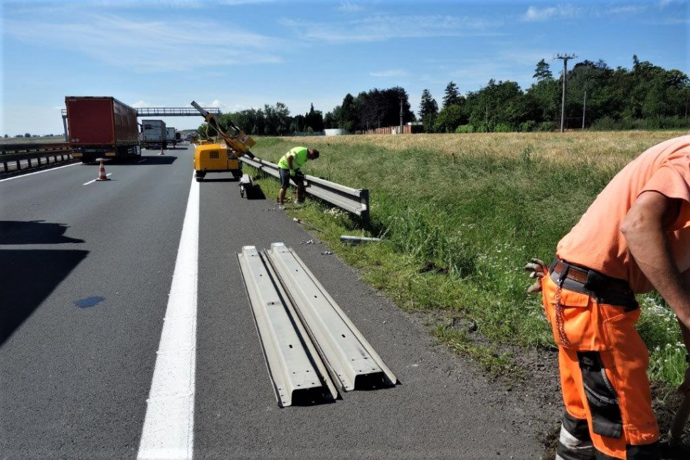 Dálnici u Prostějova čeká výměna svodidel, řidiče zdržení