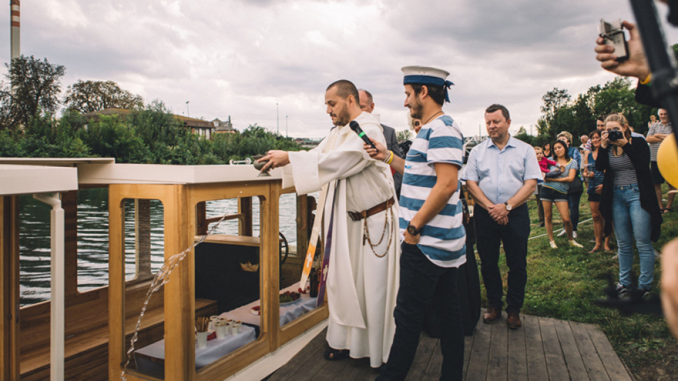 Festival Řeka má duši i letos přilákal stovky diváků. Ti přišli i na slavnostní křest nové lodi 