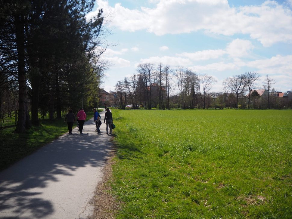 Pole na Dlouhé vystřídá park s výhledem na Dóm