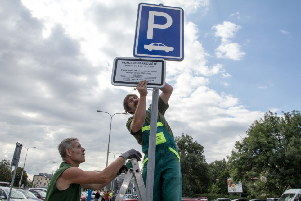 Parkovací revoluce se odkládá na příští rok. Důvodů je více!