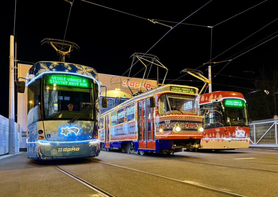 Sváteční čas dokreslují hned tři soupravy