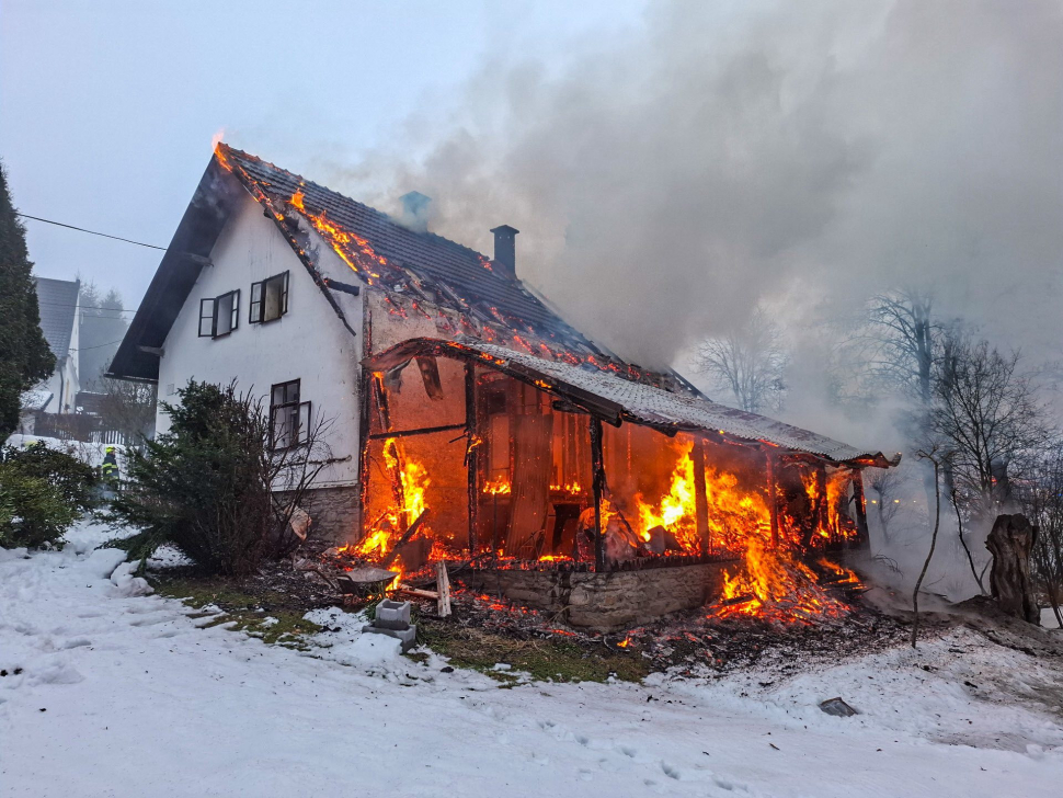 Požár chaty v Podlesí způsobil škodu přes milion korun