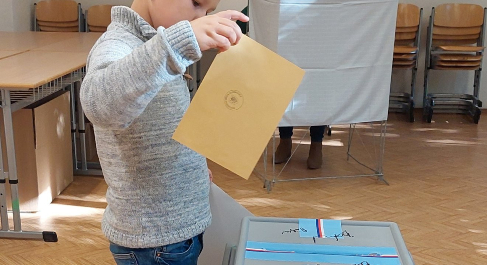 Jak si osobnosti představují ideálního politika na radnici?