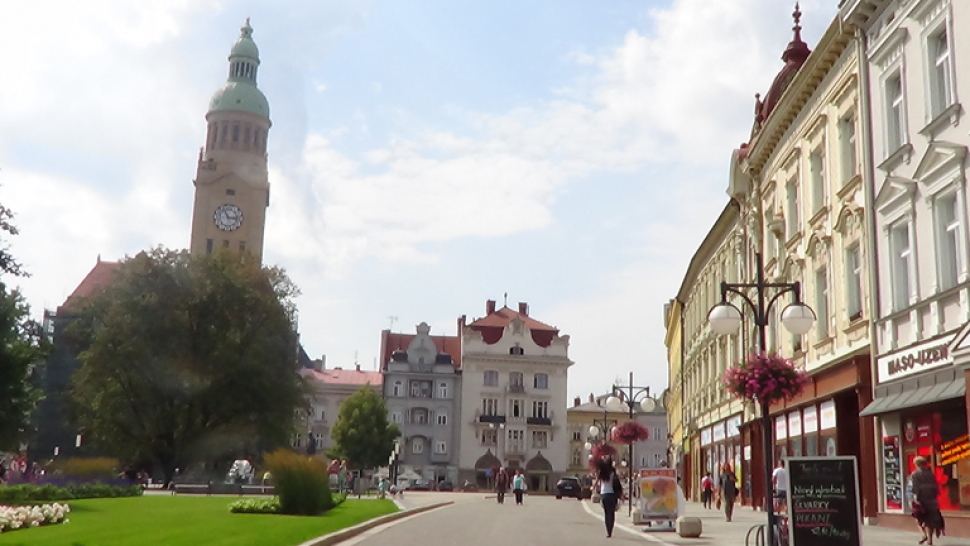 Pozemky úředníka prostějovské radnice dál budí emoce, opozice chce výkup zvrátit