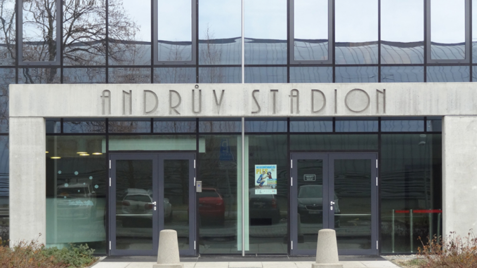 Město se prý chystá zrušit nákup Androva stadionu. Zapomnělo se prý na studii o udržitelnosti tribuny